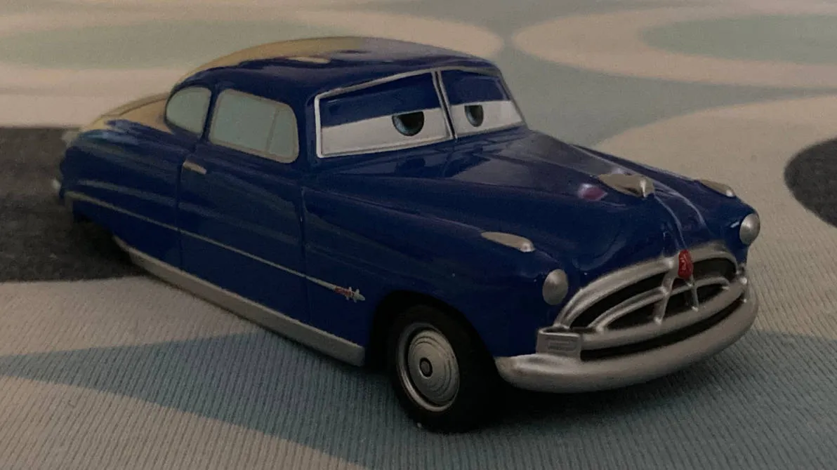 /img/48454-doc-hudson-diecast-display.webp