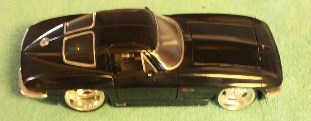 48457 corvette c2 diecast model 1