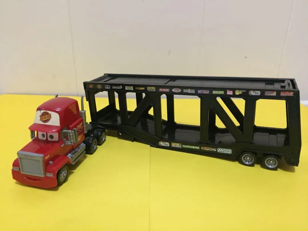 /img/48460-disney-mack-transporter-rare-cars.webp