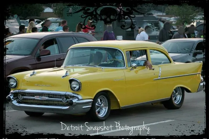 48471 mellow yellow diecast car 1