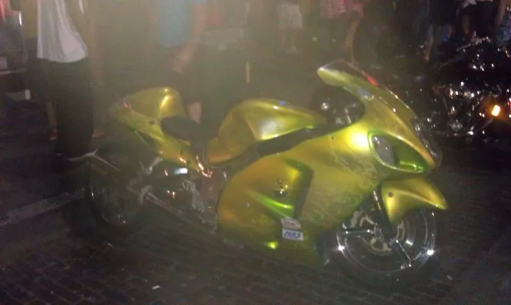 48471 mellow yellow diecast car 4