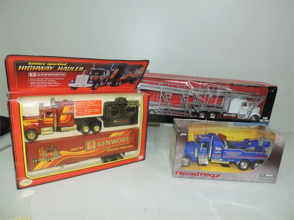 /img/48505-vintage-diecast-display.webp
