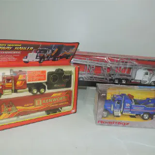 /img/48505-vintage-diecast-display.webp