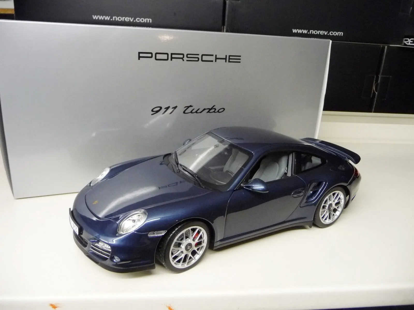 48511 997 turbo diecast model interior
