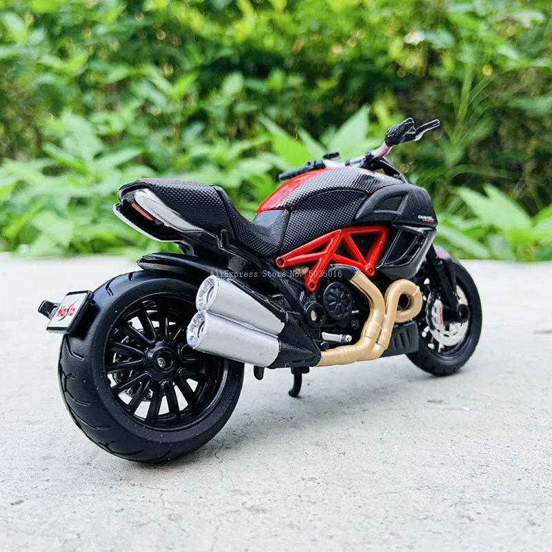 48524 ducati panigale v4r diecast