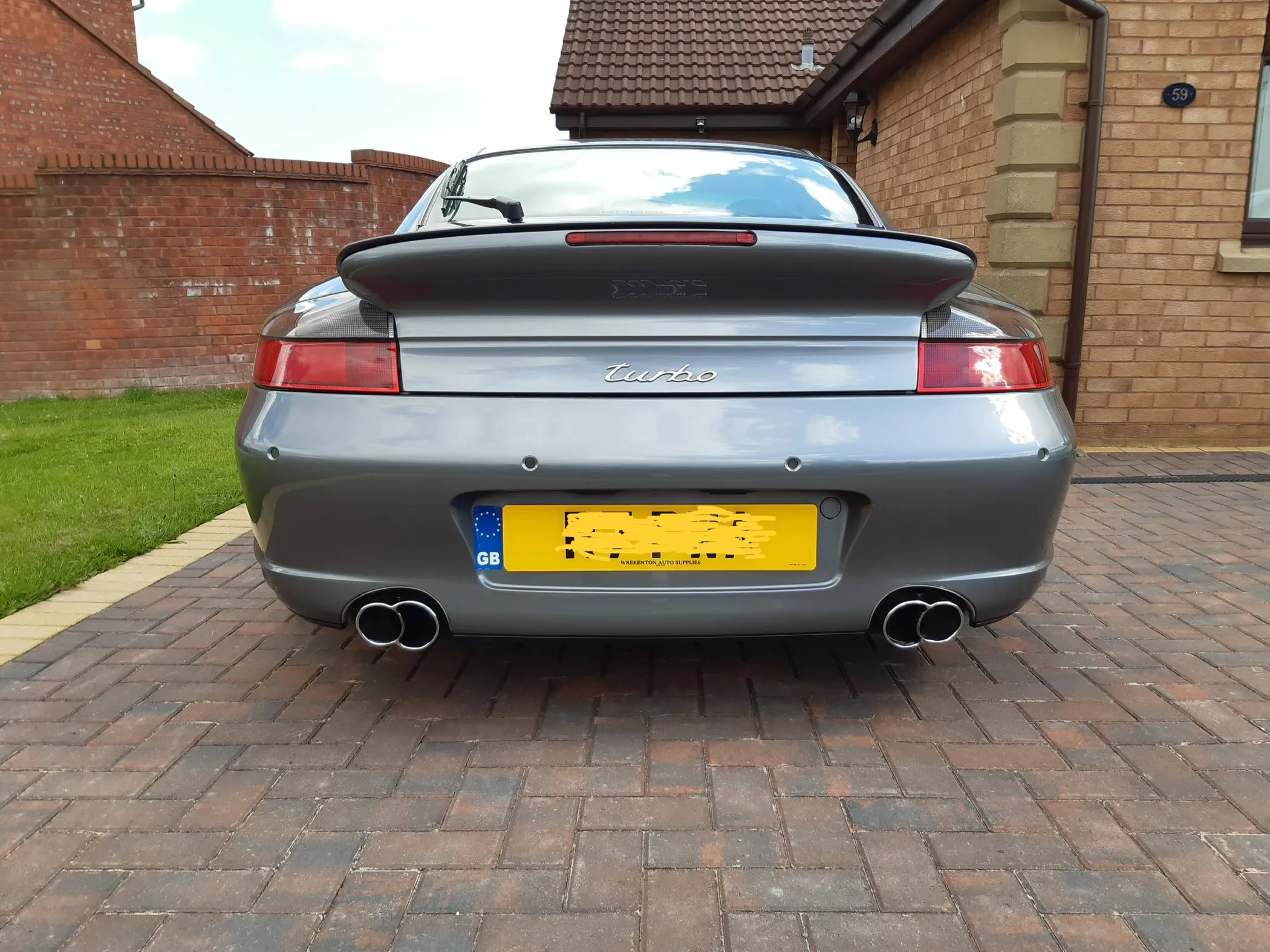 48538 porsche 996 turbo diecast engine