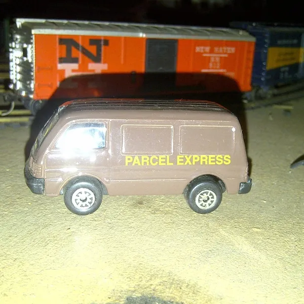 48543 mack dm 800 ups diecast