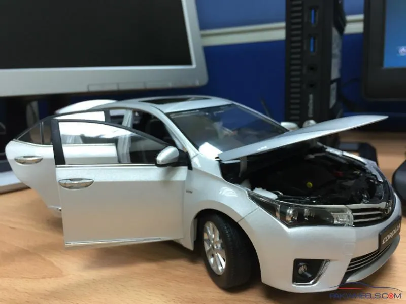 48553 diecast corolla hatchback model 5