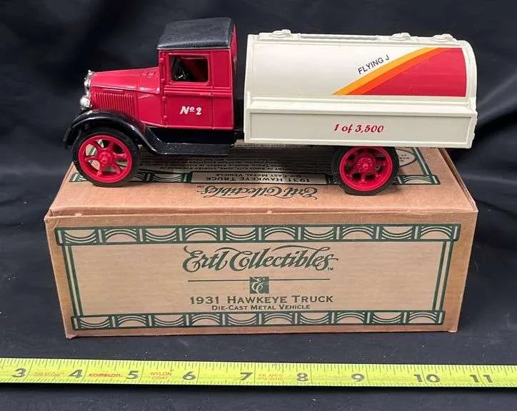 48576 hawkeye hauler diecast collectible