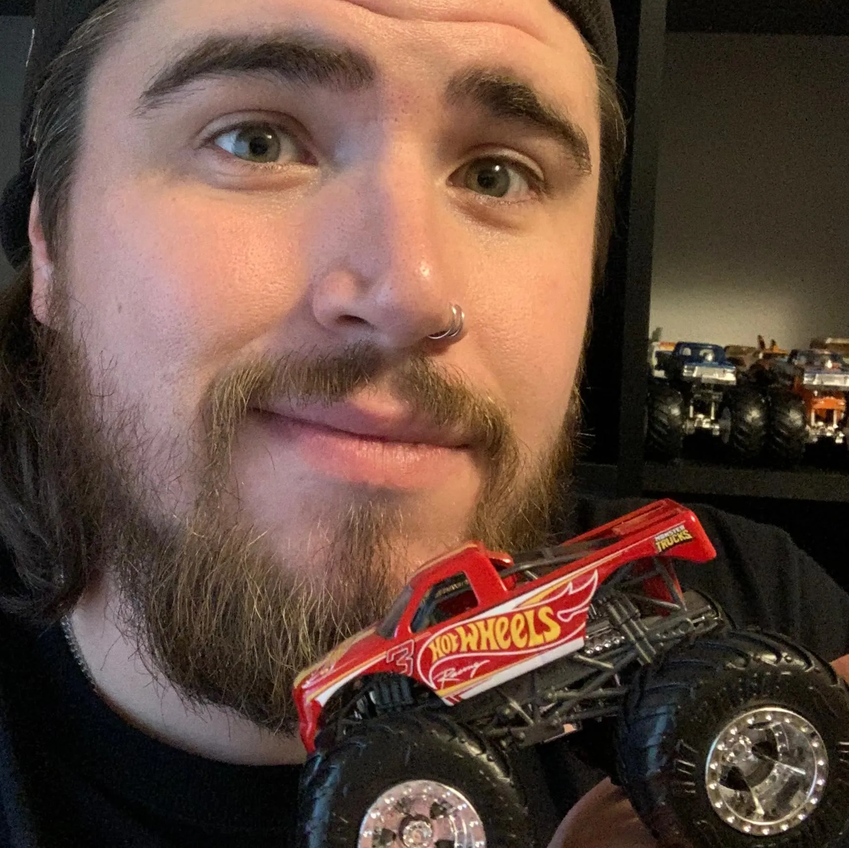 48576 hawkeye hauler diecast scale