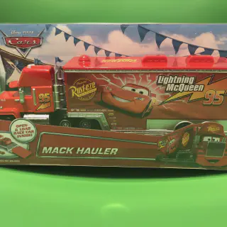 /img/48627-cars-3-mack-hauler-diecast-finding.webp
