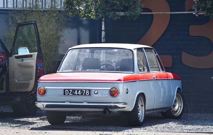 48635 bmw 2002 diecast limited