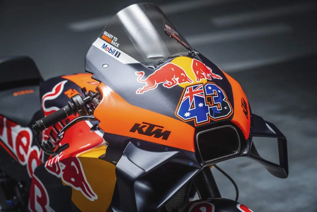 /img/48639-ktm-motogp-diecast-detail-7.webp