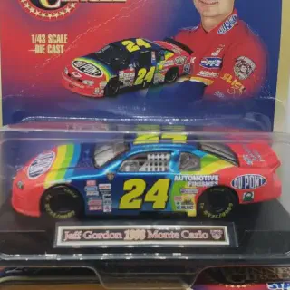 /img/48647-nascar-diecast-collection.webp