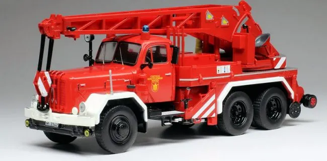 48648 ixo diecast model 2