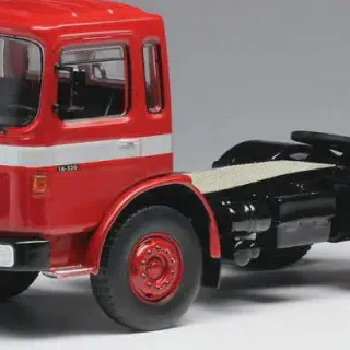 /img/48648-ixo-diecast-models-collection.webp