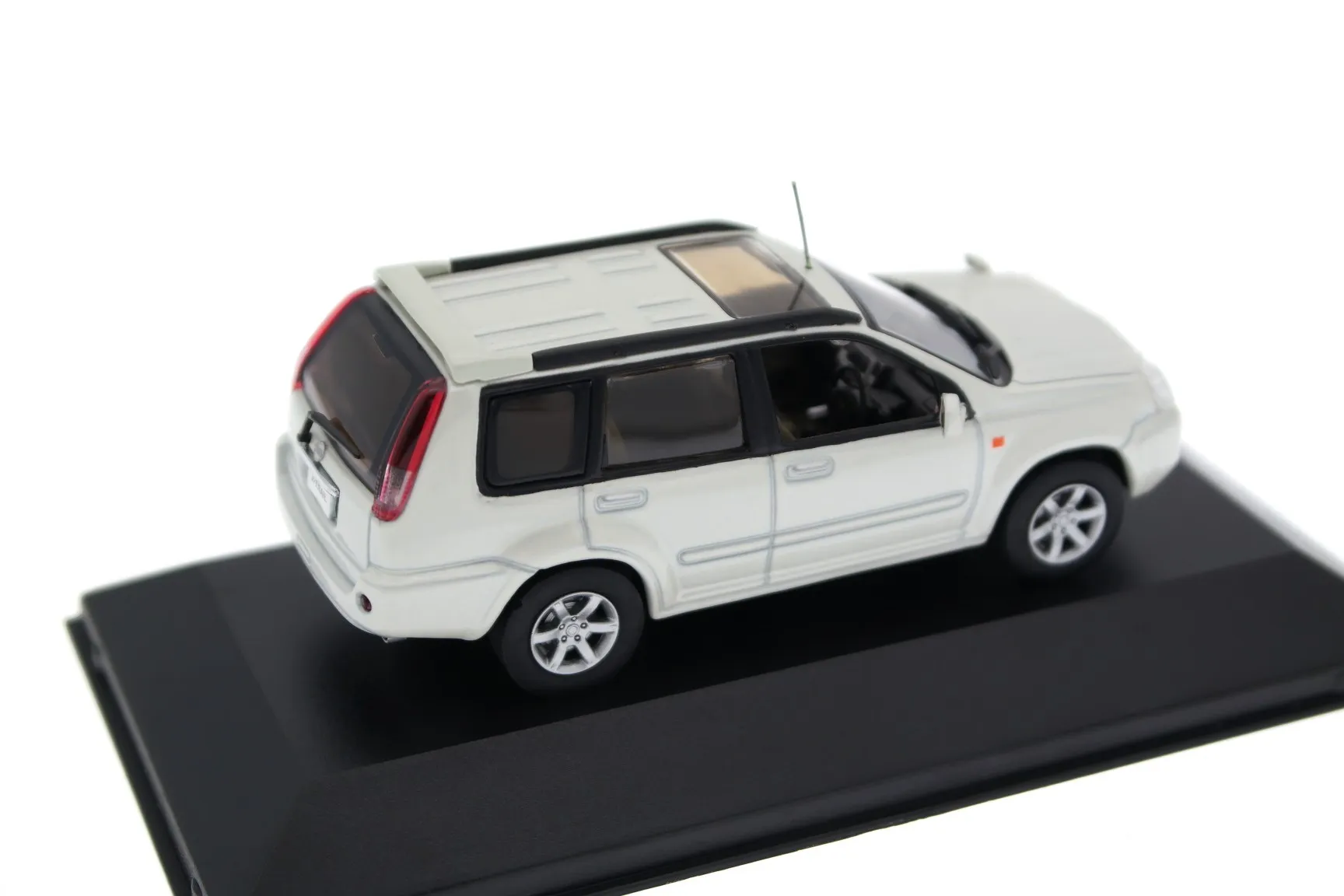 48676 diecast x trail wheels