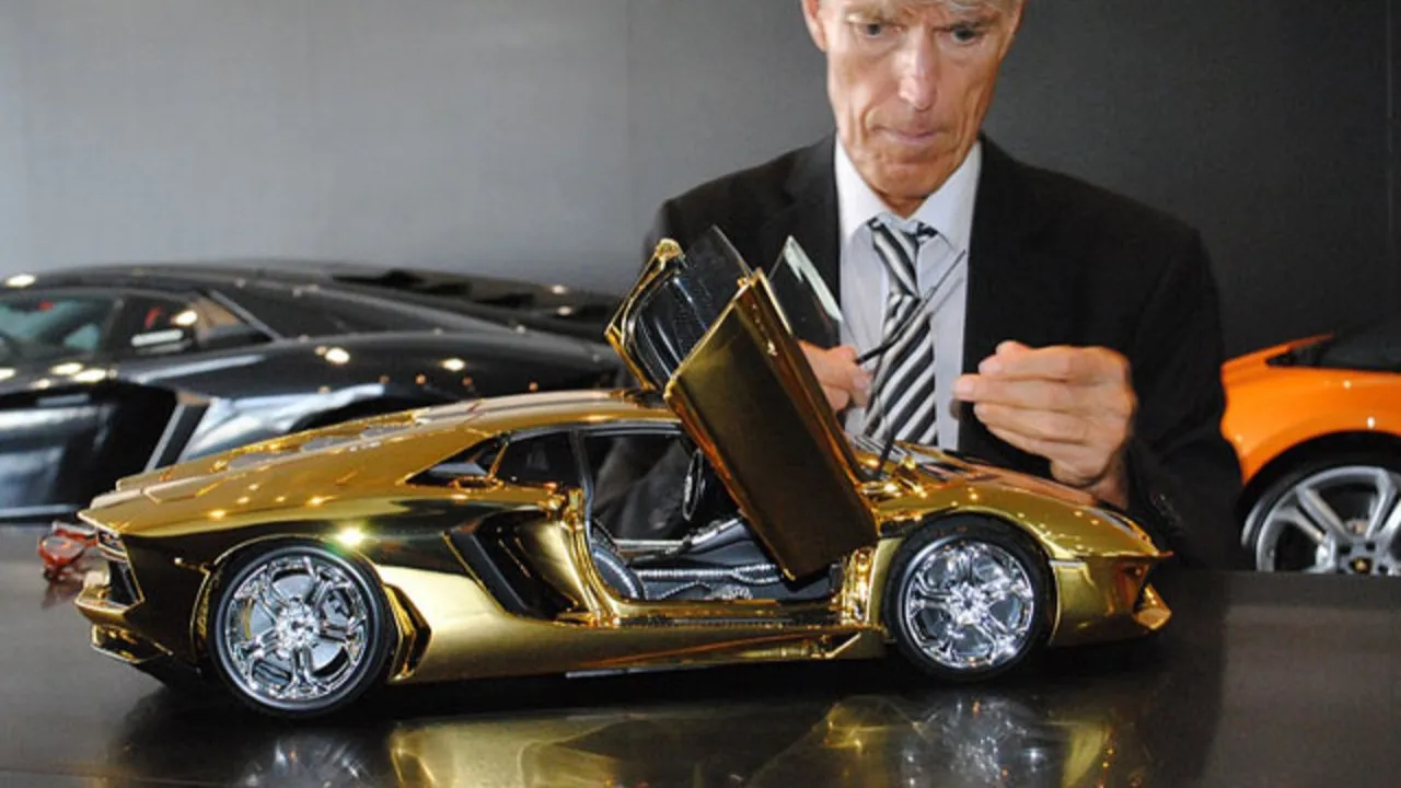 48677 king collectible car