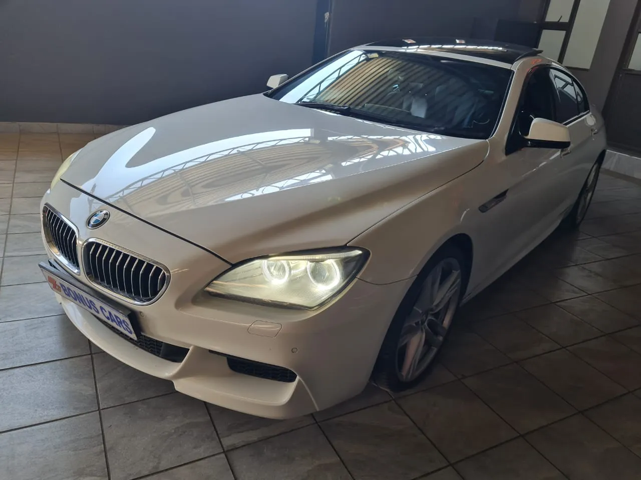 48683 bmw 640i interior details