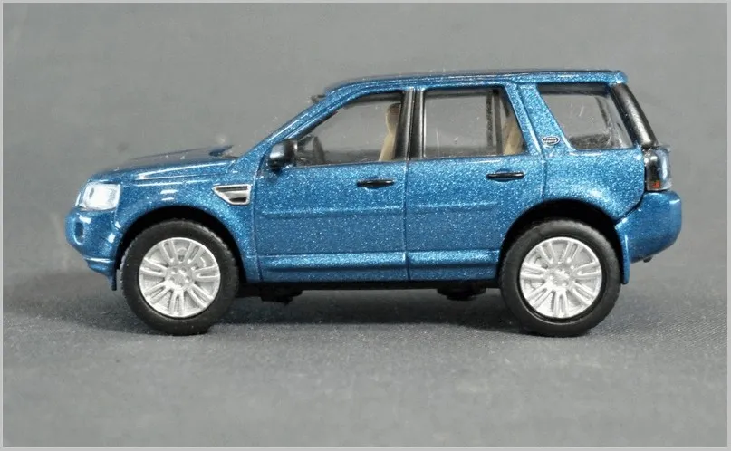 48684 freelander 2 diecast model display