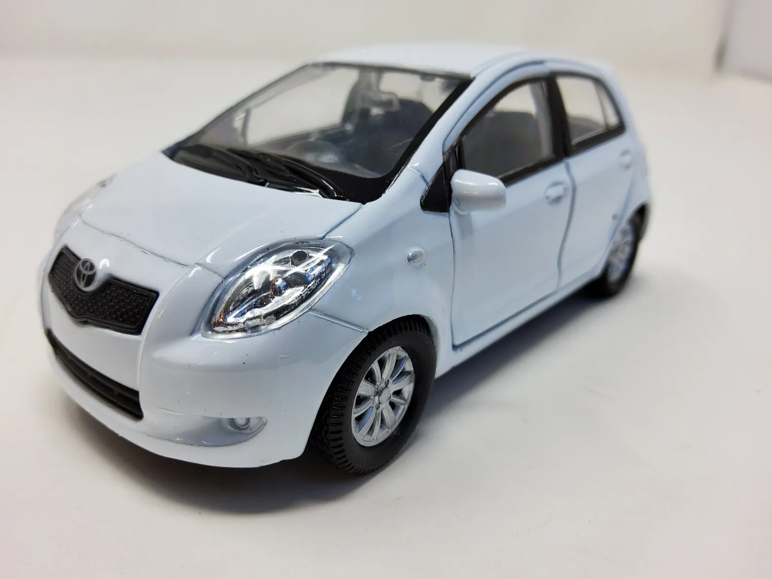 48690 yaris diecast price