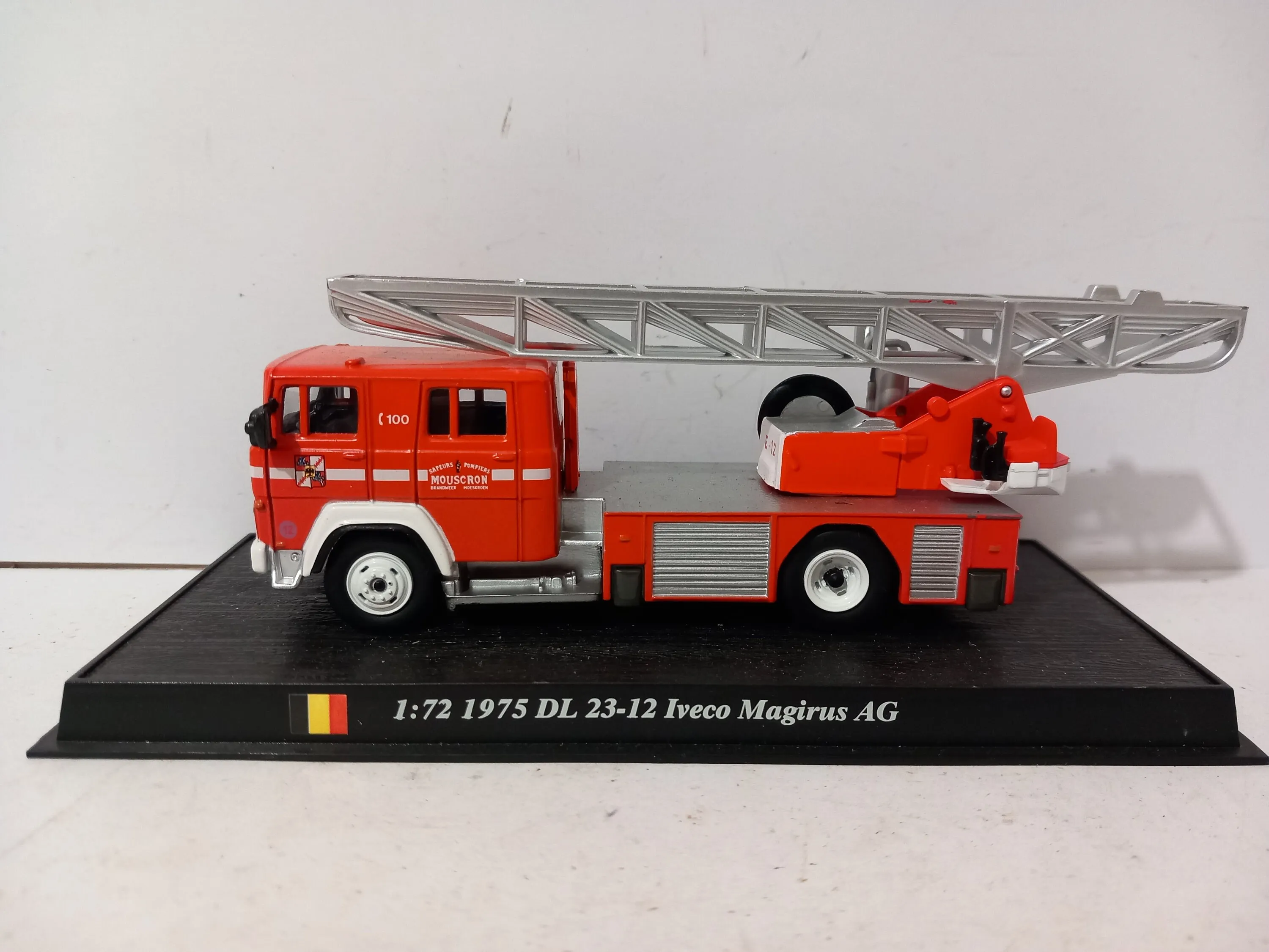 48692 fire engine model details