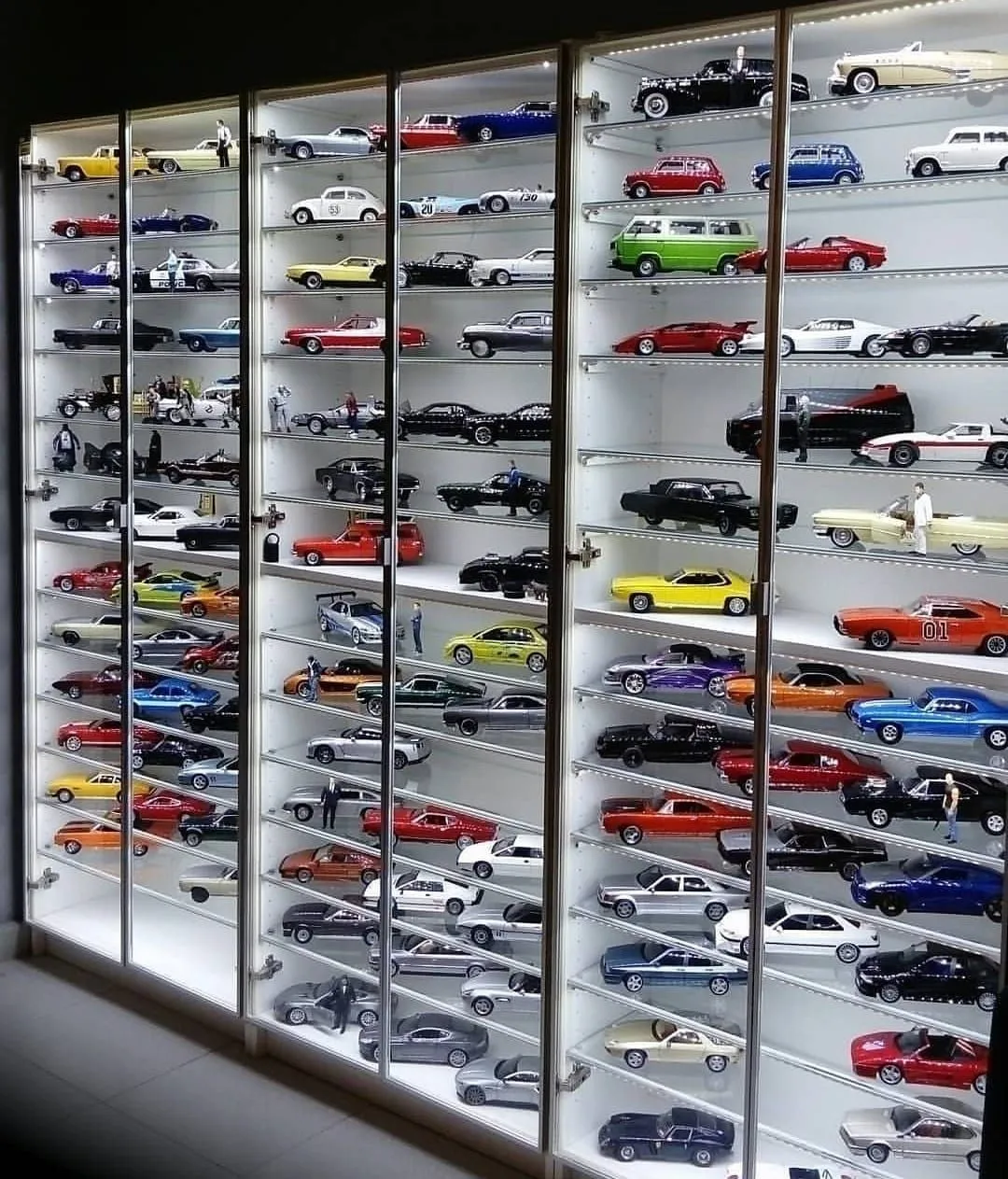 /img/48718-diecast-car-storage.webp