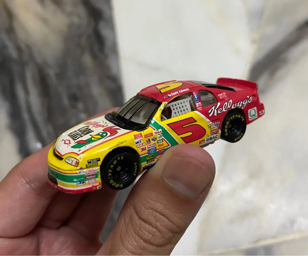 /img/48754-kelloggs-nascar-diecast-display.webp