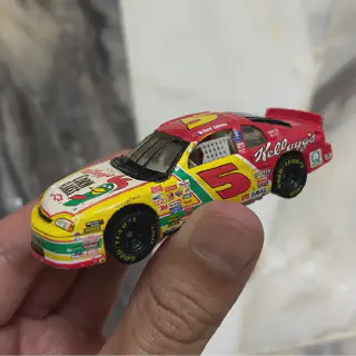 /img/48754-kelloggs-nascar-diecast-display.webp