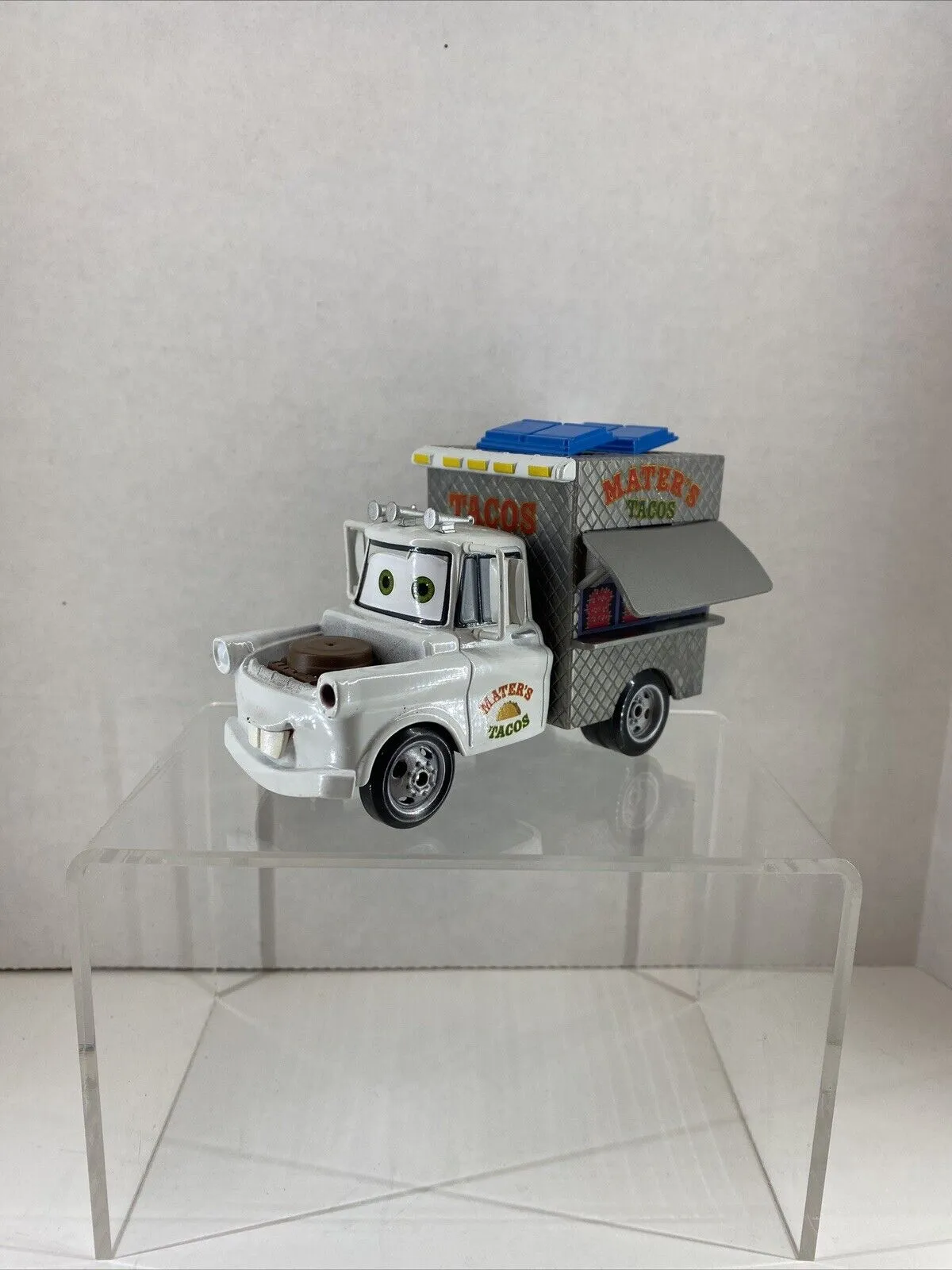 48765 disney cars taco diecast version variations