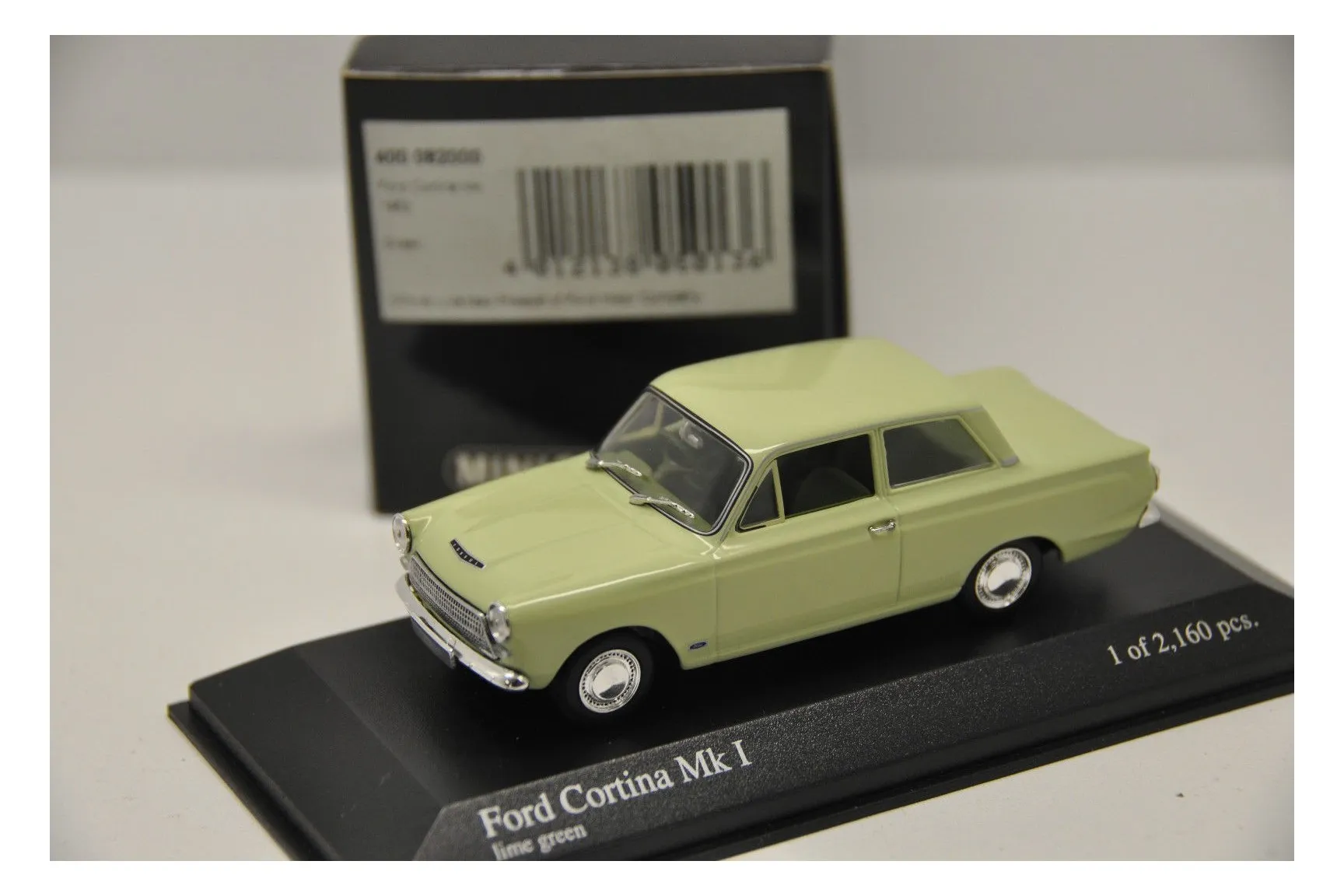 48769 corgi toys ford cortina
