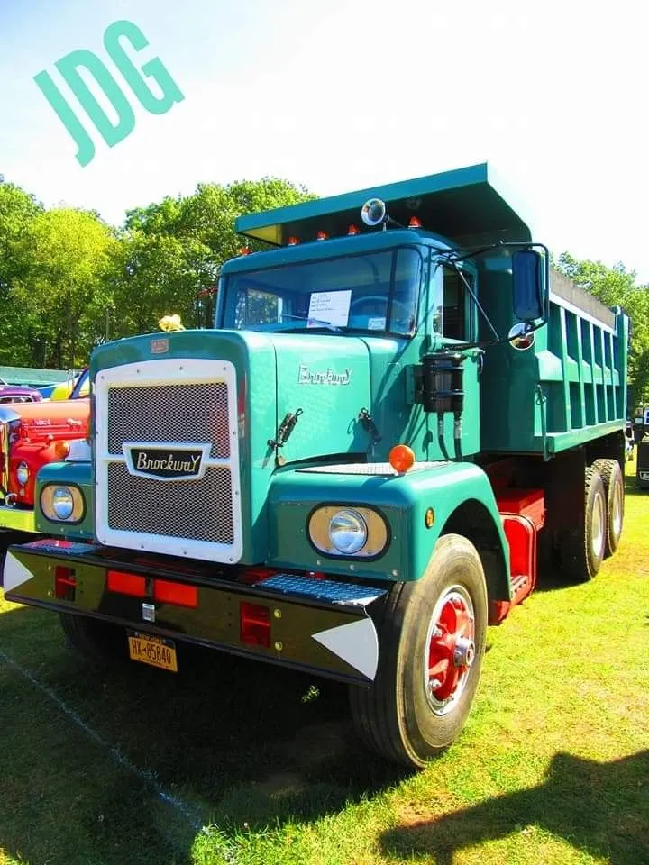 /img/48774-future-brockway-truck-collecting.webp