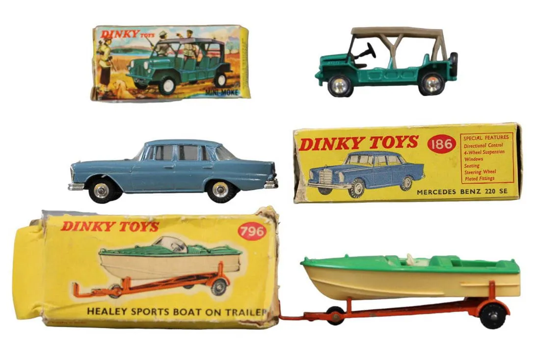 48777 dinky diecast model display