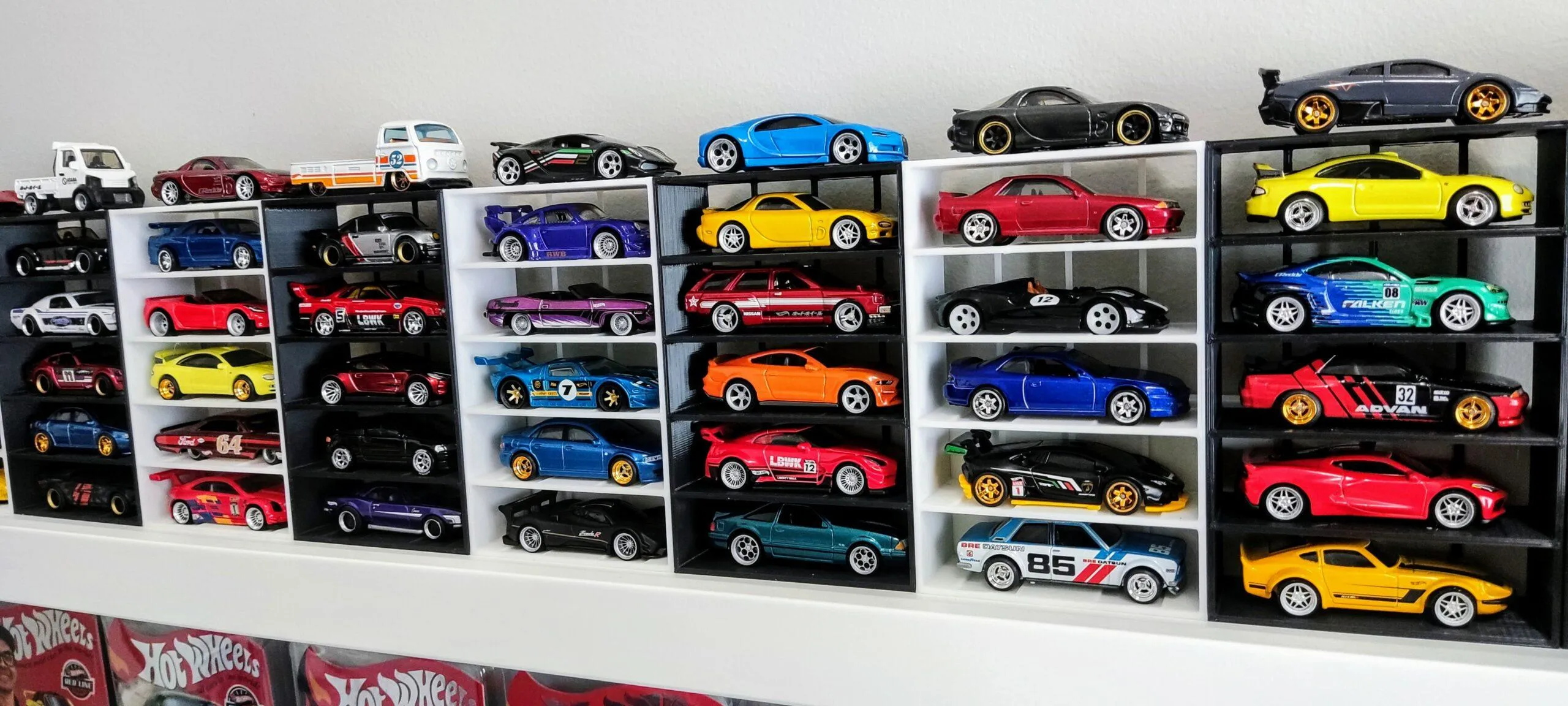 48784 rotating diecast display stand