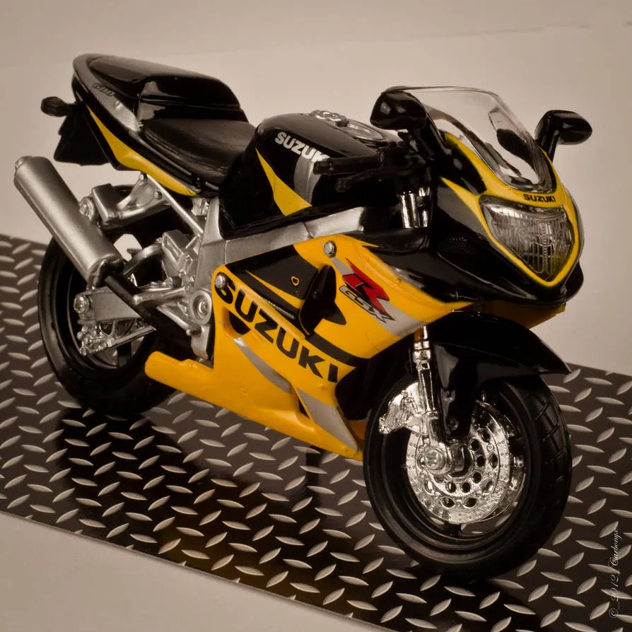 48797 diecast gsxr 600