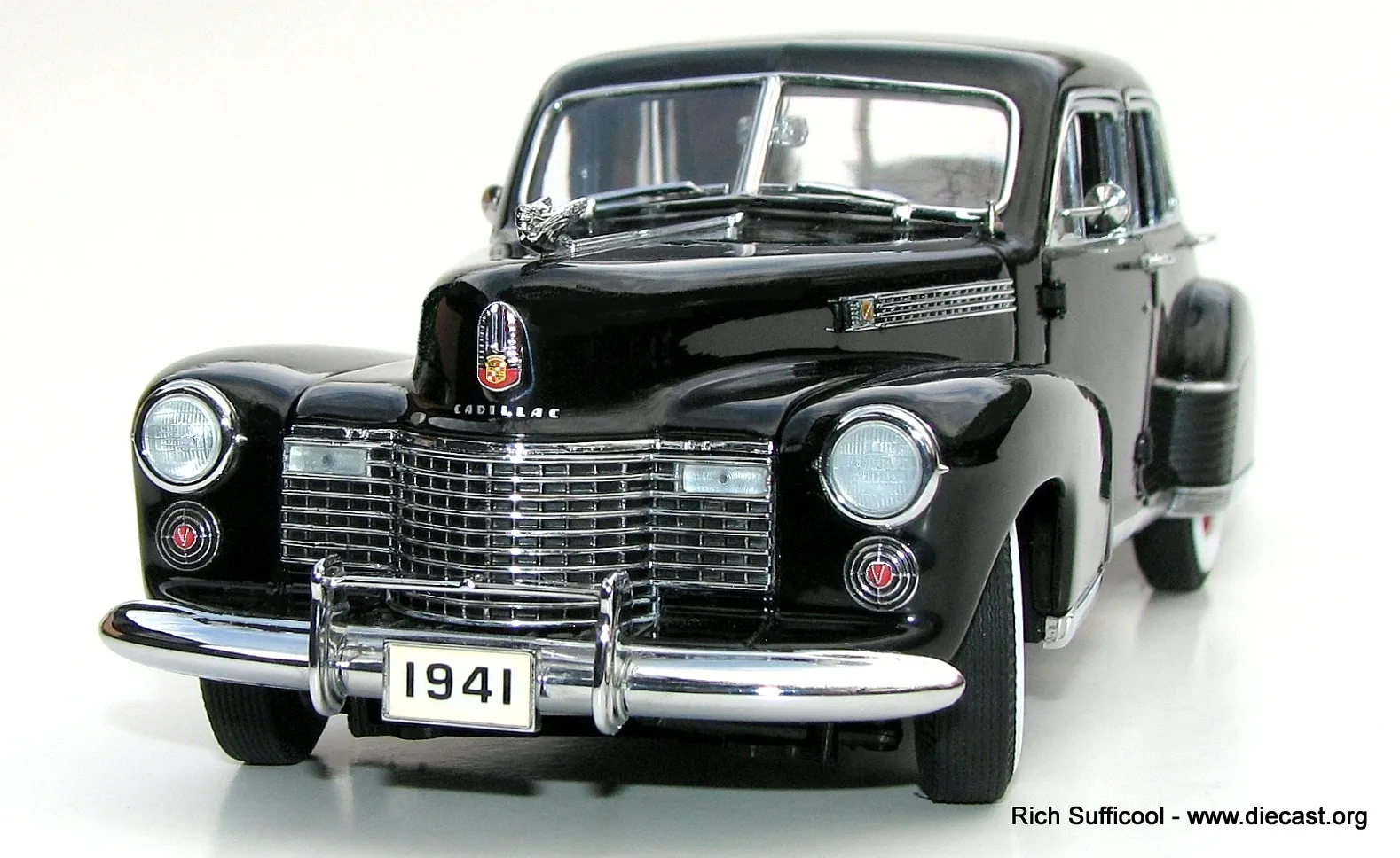 48815 cadillac fleetwood diecast model detailing