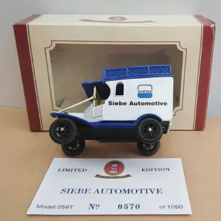 /img/48821-oxford-diecast-display.webp