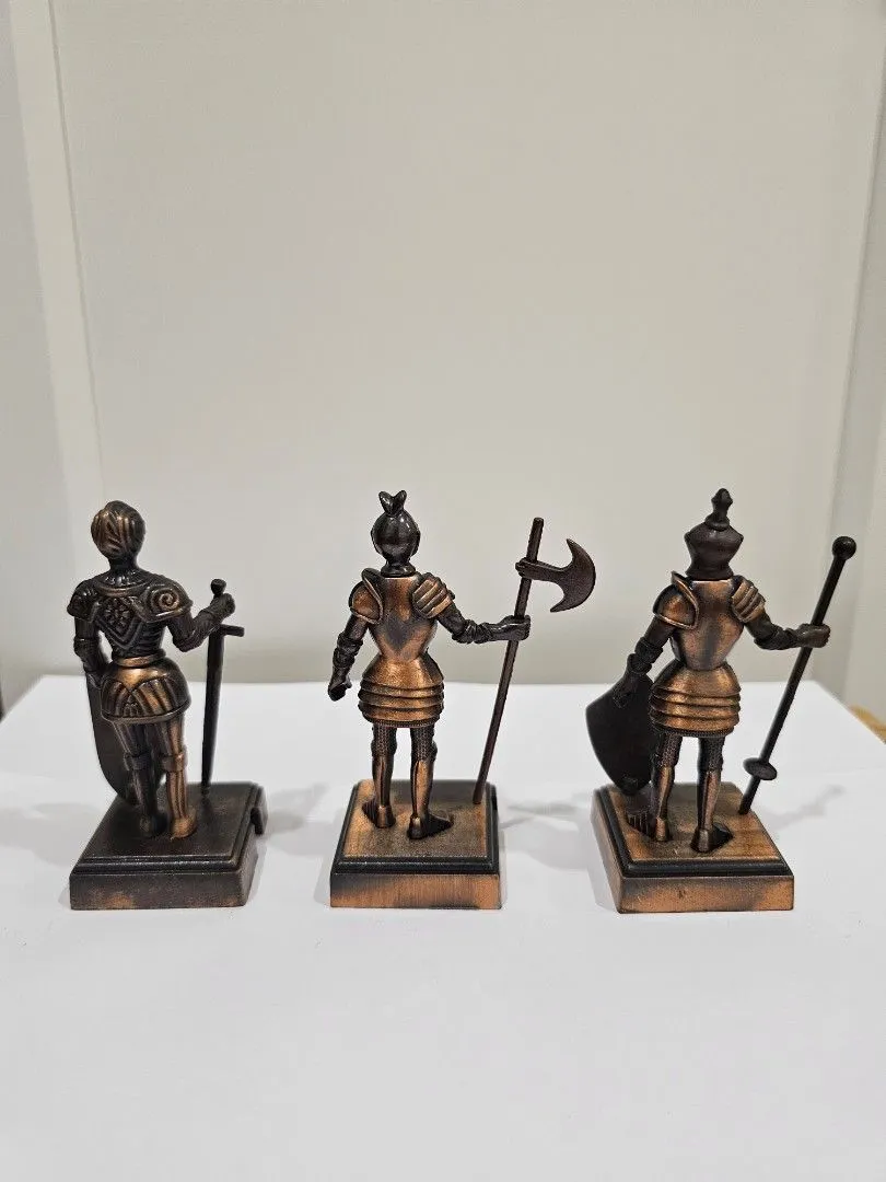 48835 diecast medieval weapon set