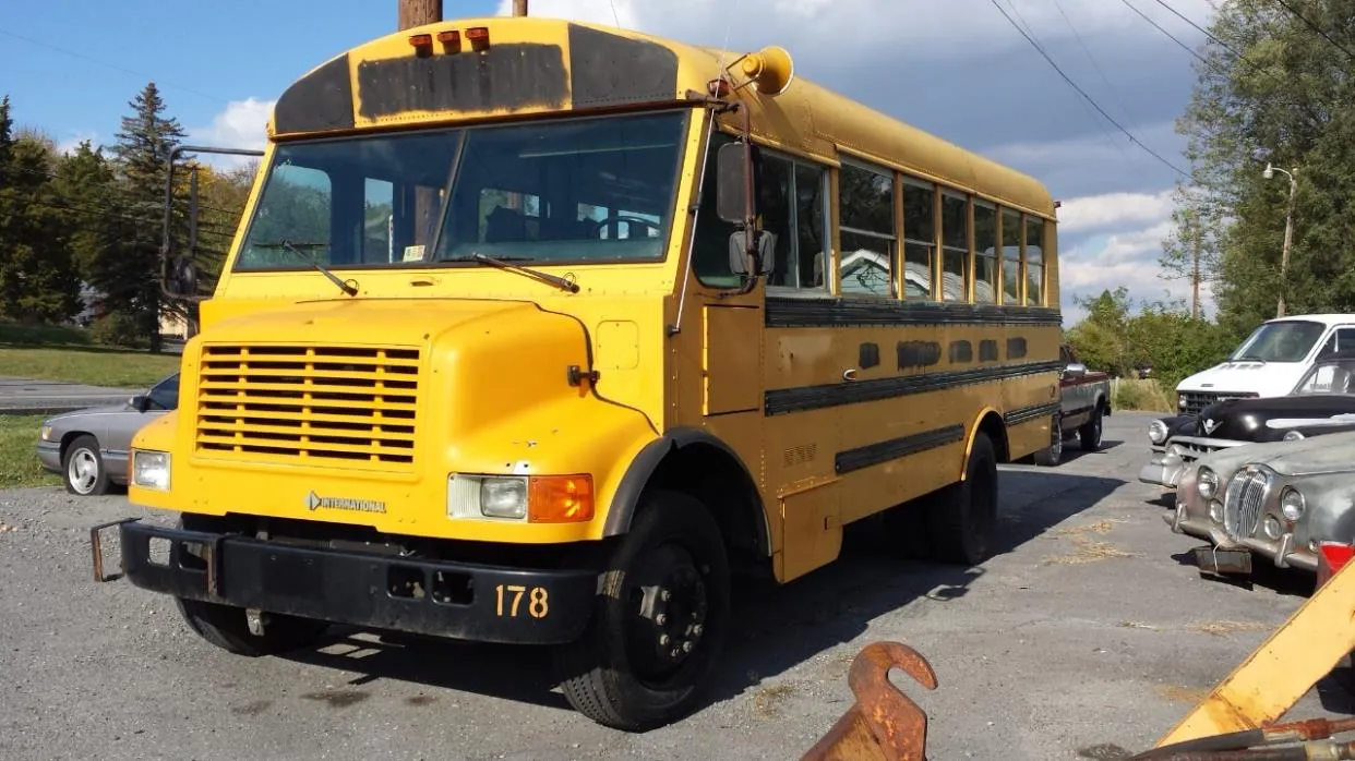 48839 thomas diecast school bus collectible