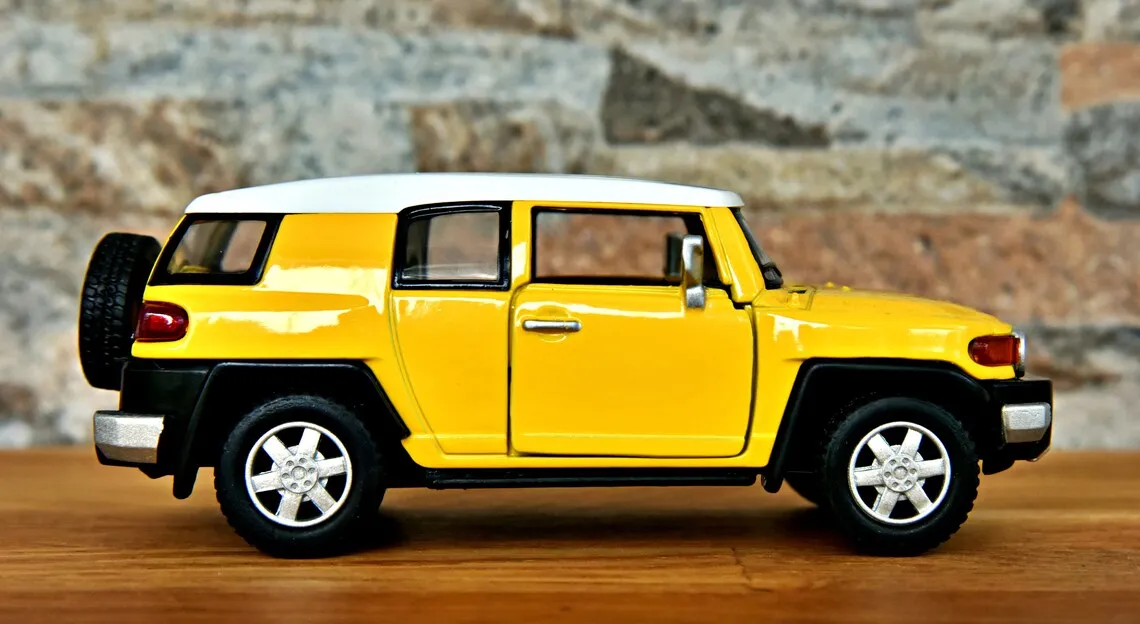 /img/48844-fj-cruiser-diecast-model-5-overview.webp