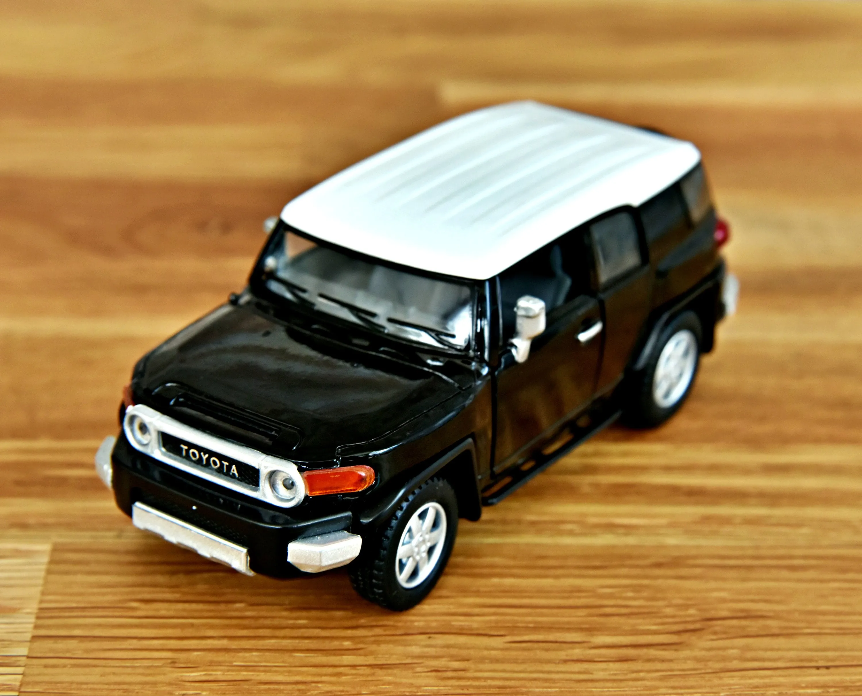 48844 fj cruiser diecast model scale