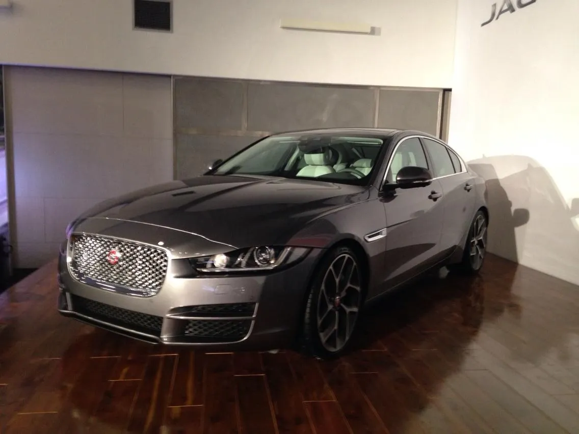 /img/48848-jaguar-xe-collectors-value.webp
